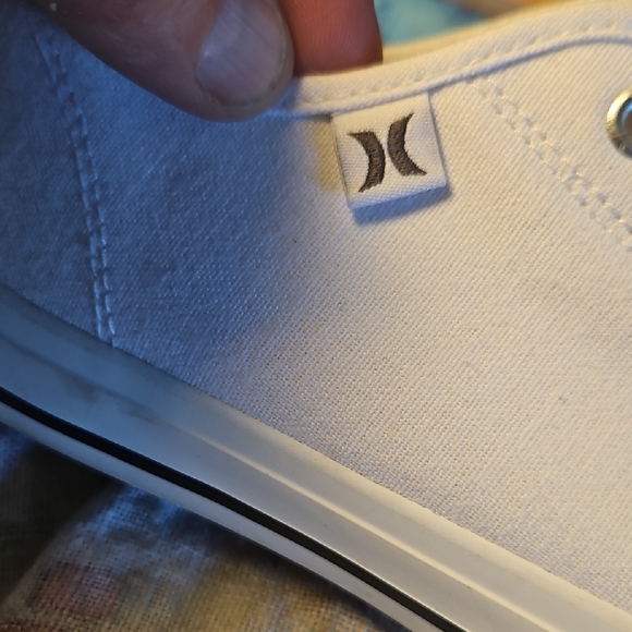Hurley Off-White Casual Slip-Ons - Picture 16 of 16